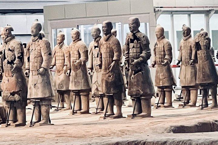 西安テラコッタ軍と華慶宮見学団子ランチ付き