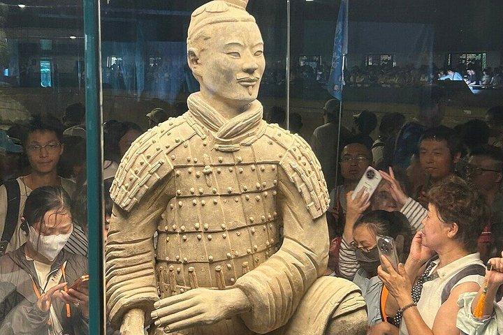 西安テラコッタ軍と華慶宮見学団子ランチ付き