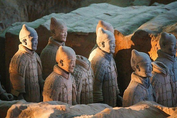 西安テラコッタ軍と華慶宮見学団子ランチ付き