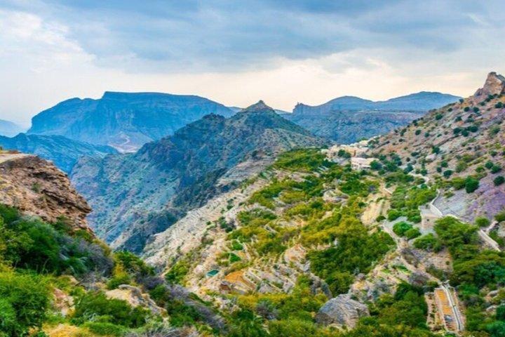 Shared Nizwa and Jebel Akhdar Tour with Local Guide