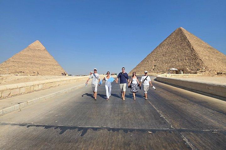 ラクダ乗り込みギザのピラミッドとスフィンクスオールインクルーシブプライベートツアー