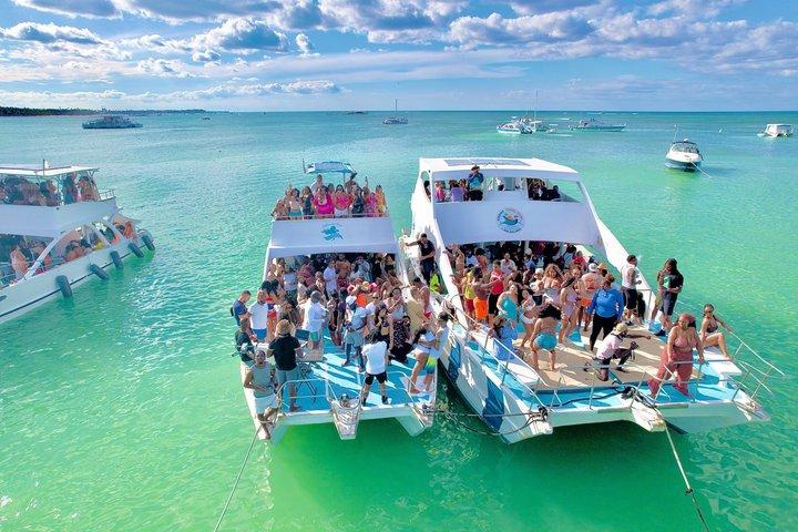 #1 Hip Hop Party Boat w Unlimited Drinks & Sandbar (Adults Only)