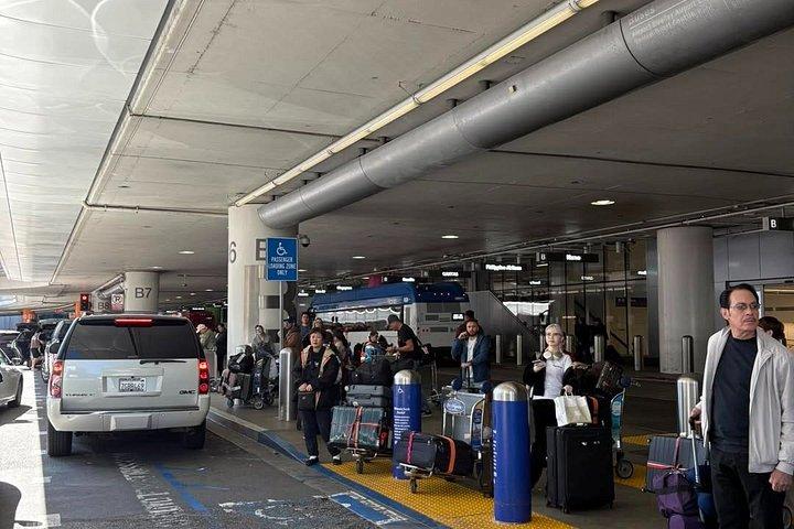 ハリウッド、ビバリーヒルズ、サンタモニカへのプライベートLAX送迎