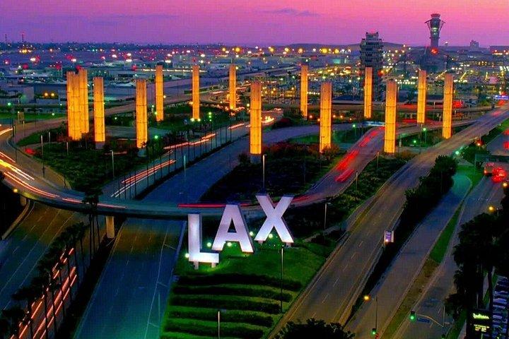 ハリウッド、ビバリーヒルズ、サンタモニカへのプライベートLAX送迎