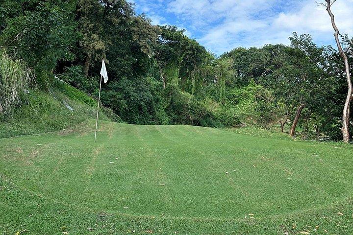Roatan Golf at The Black Iguana Course