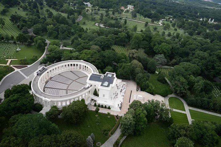 ジョージ・ワシントンのバーノン山とアーリントン・ナットル墓地のコンボ