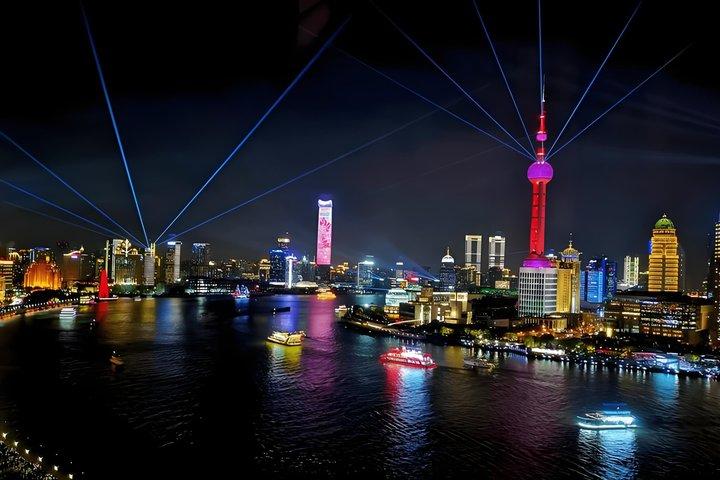 Shanghai Authentic Dinner and Night River Cruise with Rooftop Bar Hopping Option