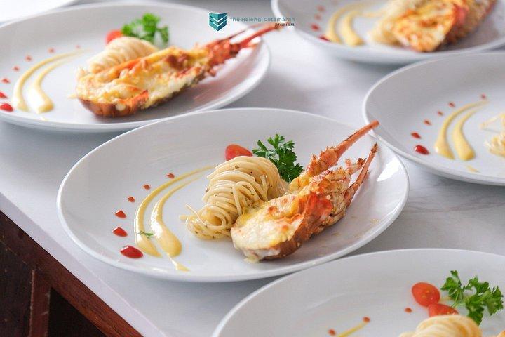 ハノイからランハ湾へハロンカタマラン豪華クルーズ
