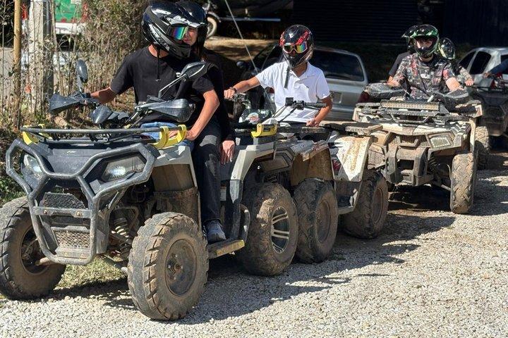 メデジンの山々を巡るATVアドベンチャーツアー