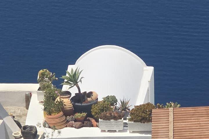 SANTORINI : 半日エスコートツアー 4時間または9時間からランドツアー