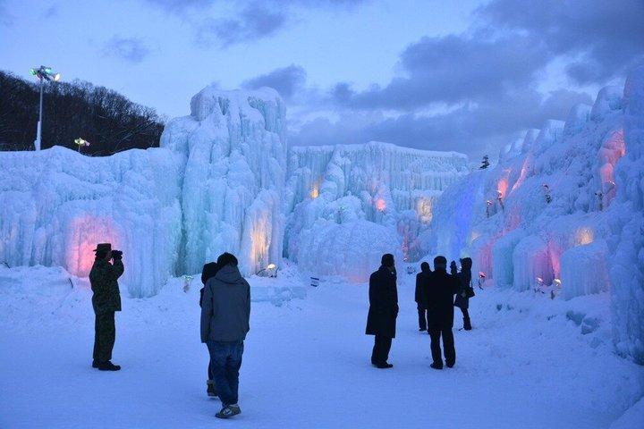 Lake Shikotsu Ice Festival Tour med iskonst och belysning