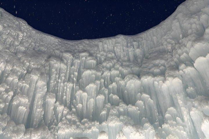 Lake Shikotsu Ice Festival Tour med iskonst och belysning