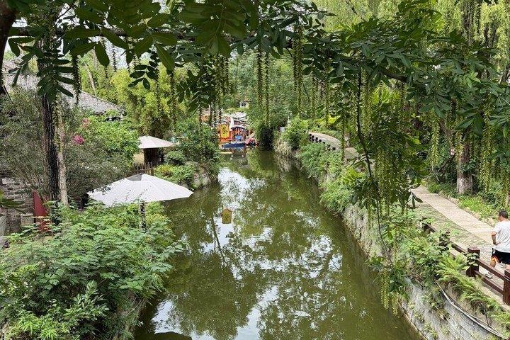 楽山仏と黄龍渓水上街観光（ランチ付き）