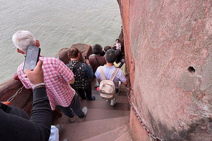 楽山仏と黄龍渓水上街観光（ランチ付き）
