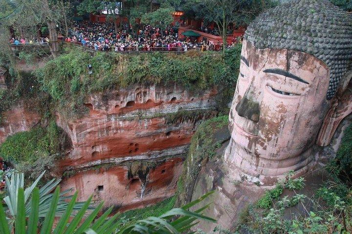 楽山仏と黄龍渓水上街観光（ランチ付き）