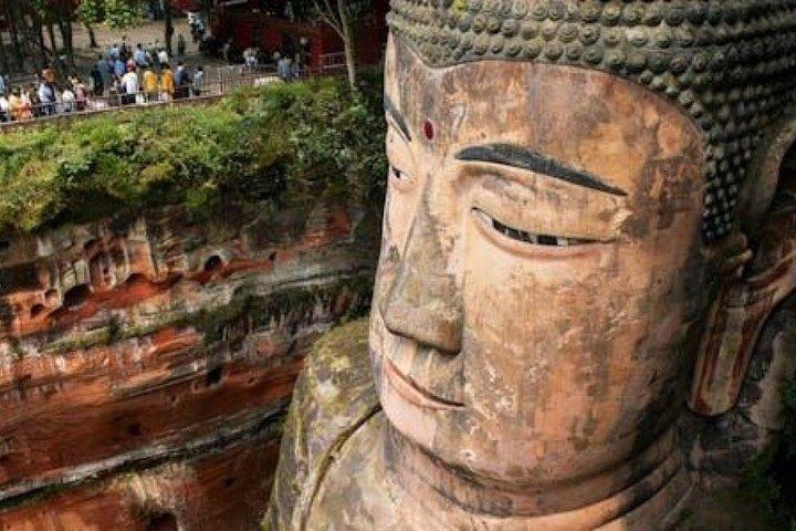楽山仏と黄龍渓水上街観光（ランチ付き）