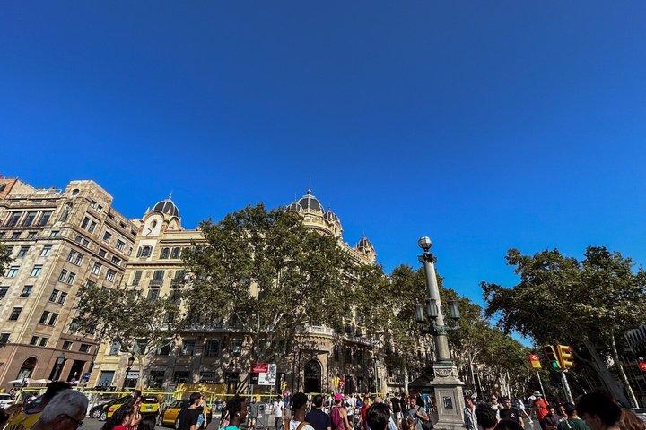 Tour por el Barrio Gótico de Barcelona con tapas y show flamenco