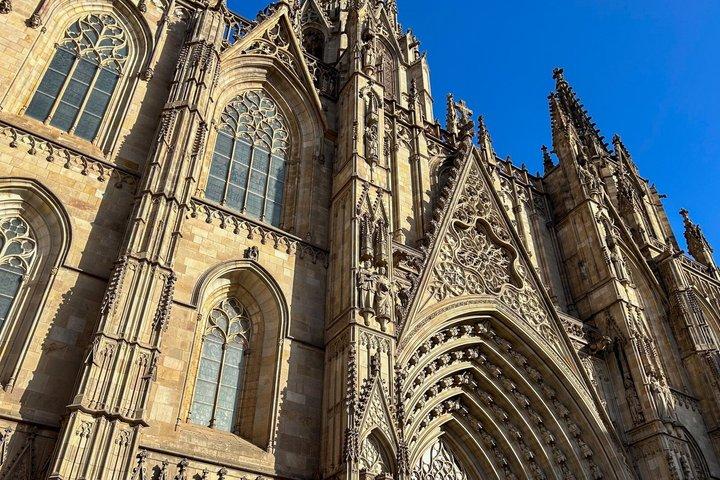 Tour por el Barrio Gótico de Barcelona con tapas y show flamenco