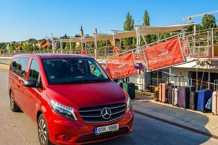 プラハからパッサウへの送迎（チェスキー・クルムロフで3時間停車）
