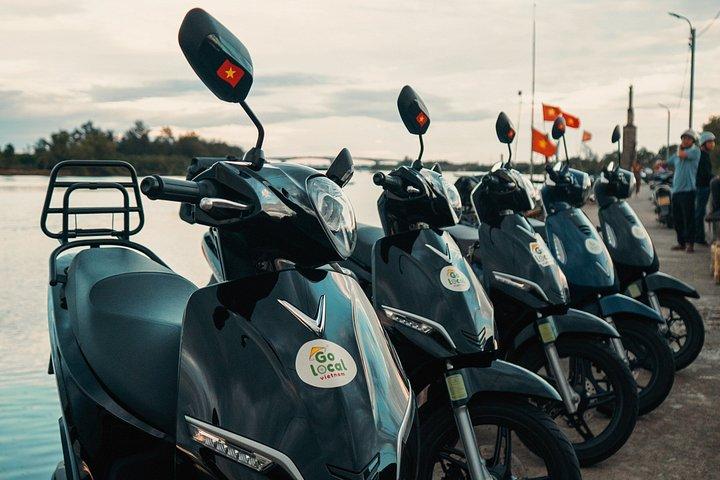 ホイアン：電動バイクで巡るクラフト村と田舎の島々
