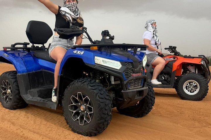 ドバイ砂漠サファリ - 無料送迎 レッドデューンライブショーディナー