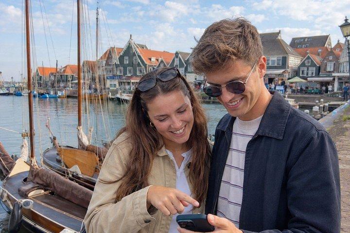 Geheimnisse von Volendam: Selbstgeführte Schnitzeljagd & Stadtrundgang