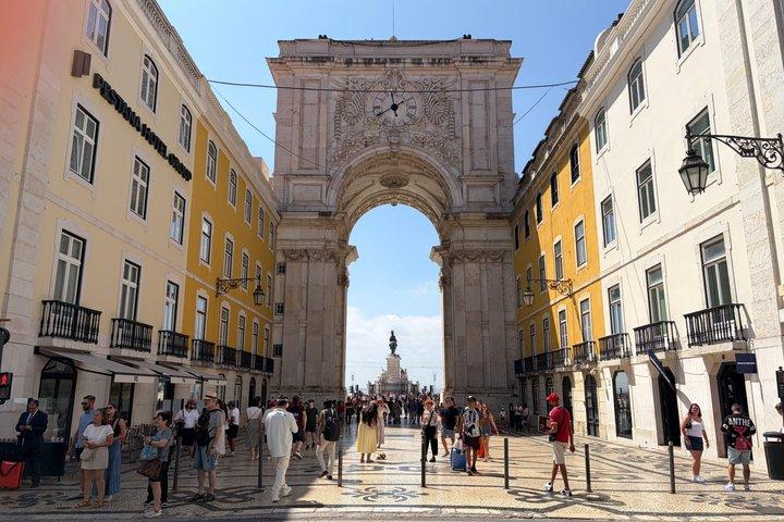 Autista Privato Itinerario Personalizzato: Lisbona, Sintra e altro Tour su Misura