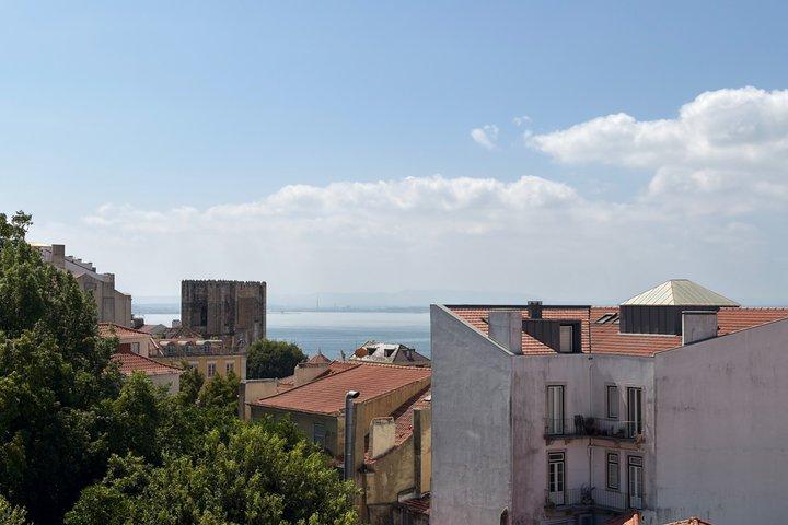 Private Driver Custom Route: Lisbon, Sintra & more Tailored Tour