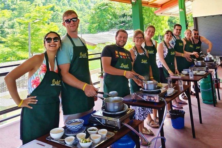 Bukit Thai Kochkurs und Elefantentreffen in Phuket