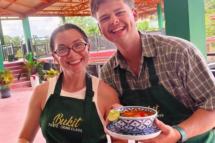 Bukit Thai Kochkurs und Elefantentreffen in Phuket