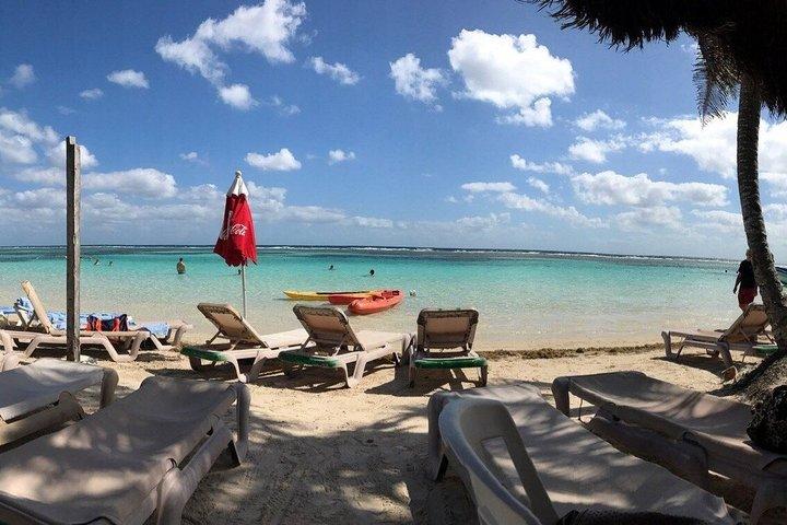 Pase de un día y recogida en el puerto del Capitán Mono Beach Club de Costa Maya