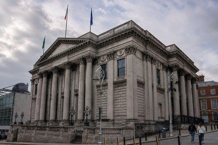 Dublin Scavenger Hunt & Highlights Self-Guided Walking Tour