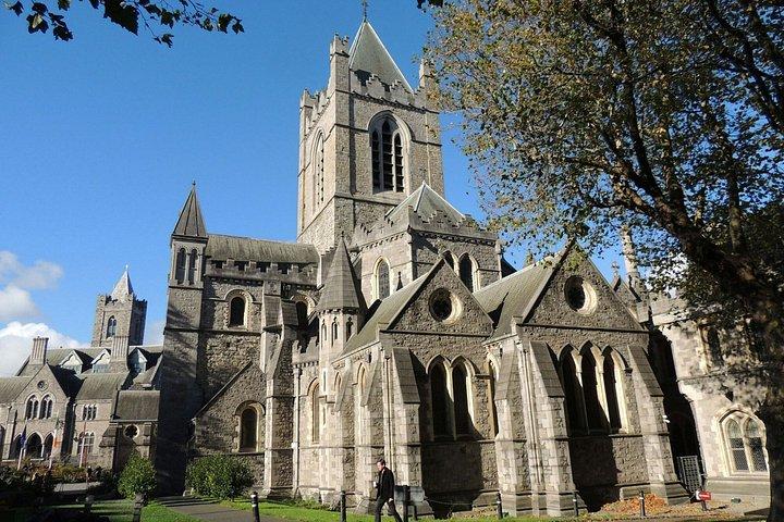 Dublin Scavenger Hunt & Highlights Self-Guided Walking Tour
