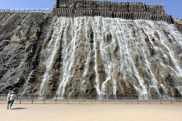 ドバイ発プライベートフジャイラ東海岸ツアー（モスクと要塞付き）