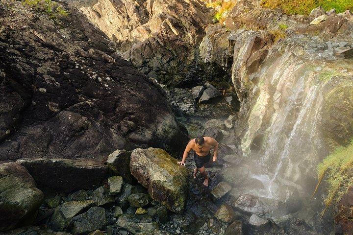 温泉入り江ツアー遊覧船と天然プール
