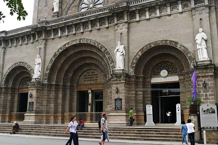 Explore Spanish Influenced Manila 2 Hour Walking Tour