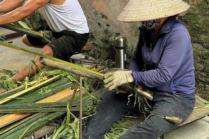 ハノイ発半日の旅：お香村＆円錐帽子作り
