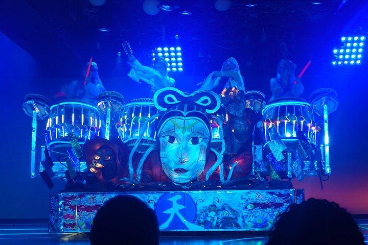 Entrada para el Show Samurai con 2 Bebidas + Set de Matcha : SHINJUKU *Edades 18 +