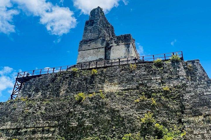 サンイグナチオから地元の昼食付きティカル日帰り旅行