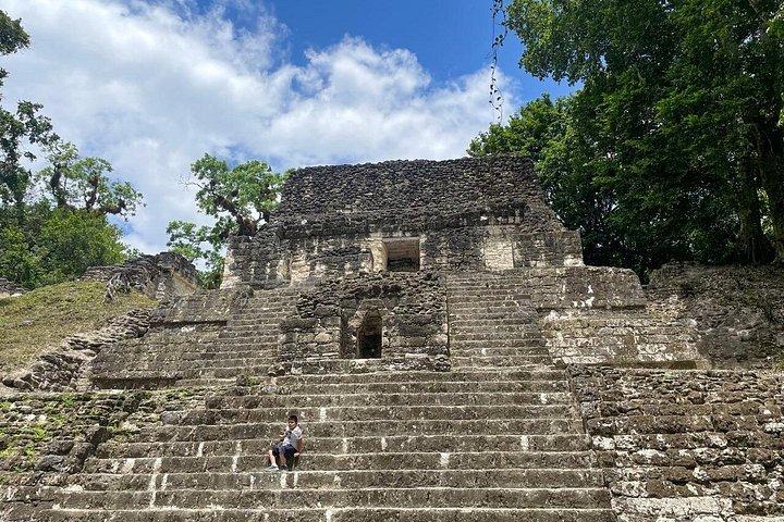 サンイグナチオから地元の昼食付きティカル日帰り旅行