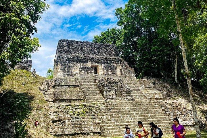 サンイグナチオから地元の昼食付きティカル日帰り旅行