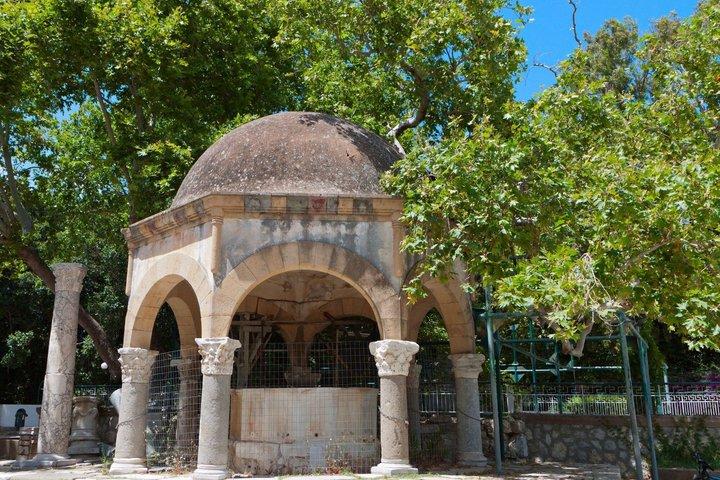 Kos Scavenger Hunt & Highlights Self-Guided Walking Tour