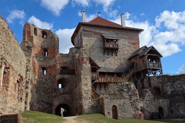 Halbtagesausflug von Riga zum Schloss Bauska und zum Schloss Rundāle
