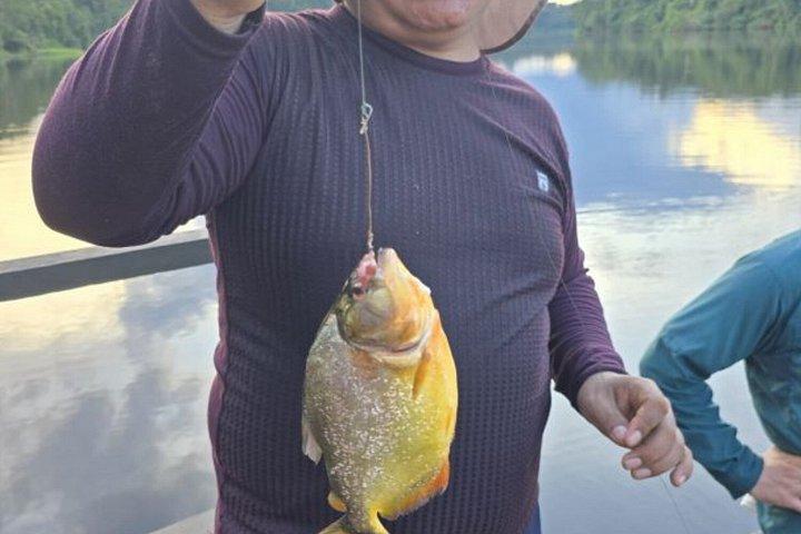 ヤクママ湖半日ピラニアフィッシングアドベンチャー