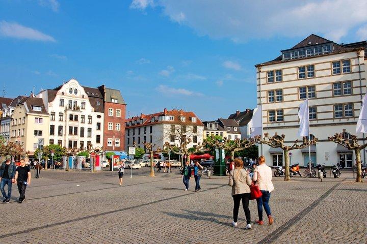Dusseldorf Scavenger Hunt & Highlights Excursão a pé autoguiada