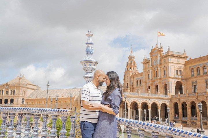 Barcelona: Professional Photoshoot at Gothic Quarter
