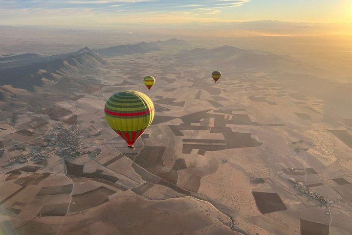 Volo magico in mongolfiera e colazione marocchina