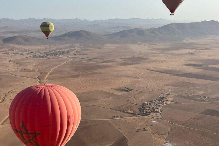 Volo magico in mongolfiera e colazione marocchina