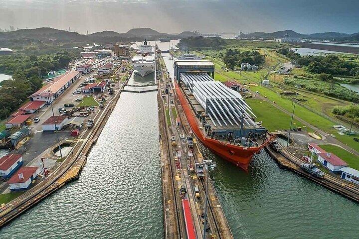Private Layover Panama Canal & City Tour