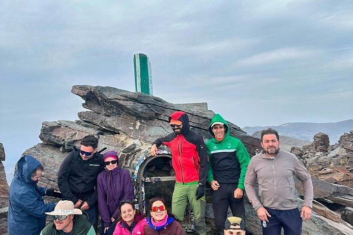 シエラネバダの冒険：ムラセン峰へのガイド付き登山